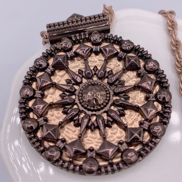 Heidi Klum Wildlife Round Pendant Necklace  Rose Good/Copper Tone Measures 28” - Picture 8 of 10